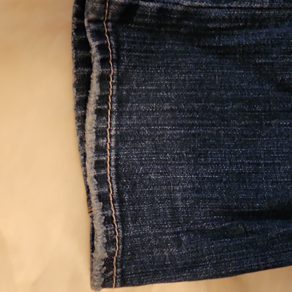 Silver Jeans - Picture 3 of 8